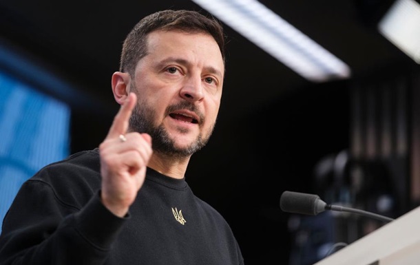 Зеленський: Україні потрібно більше зброї, а не солдатів
