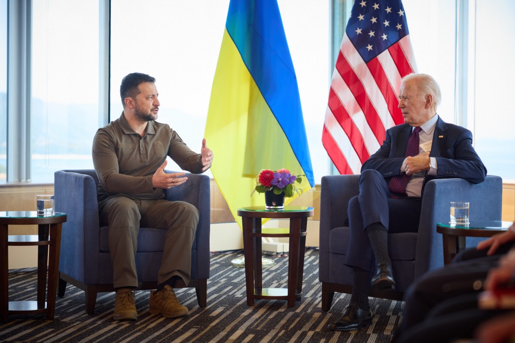 Головна тема – F-16. Президенти Зеленський і Байден провели термінову розмову