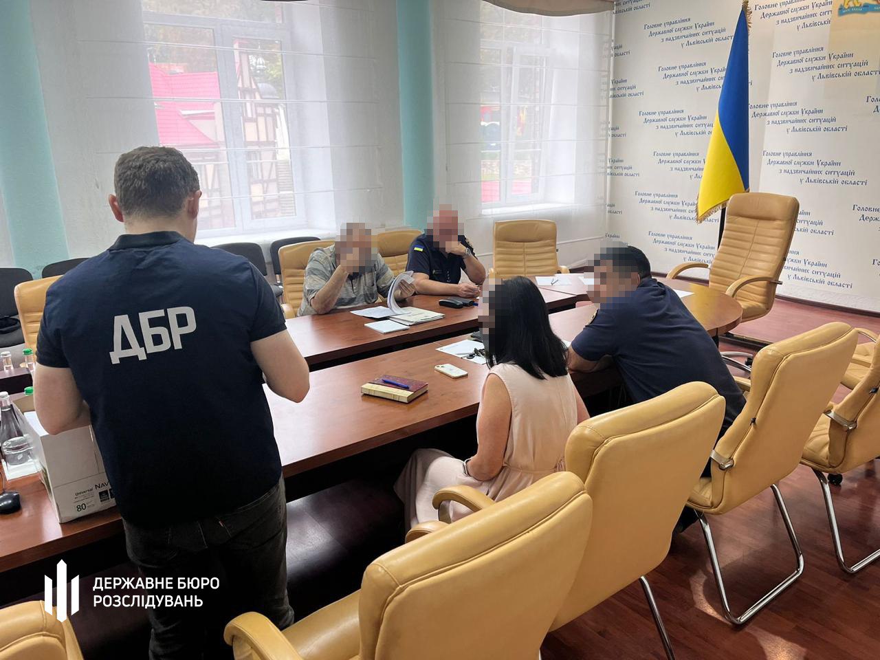 На Львівщині посадовців ДСНС підозрюють у купівлі непотрібної техніки