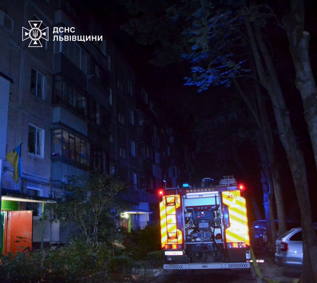Вночі у Львові горіла багатоповерхівка: що відомо
