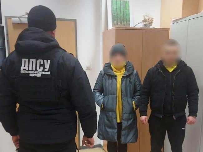Уклала фіктивний шлюб, щоб допомогти ухилянту. На Львівщині затримали жінку