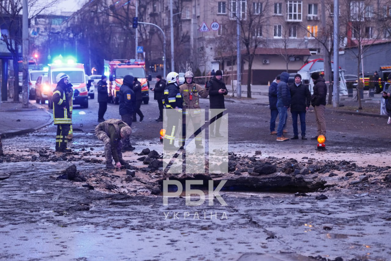 У Києві внаслідок російської атаки загинули троє осіб. Інформація про четверту жертву спростовується - КМВА