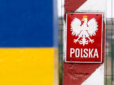 Польща зняла обмеження для українців