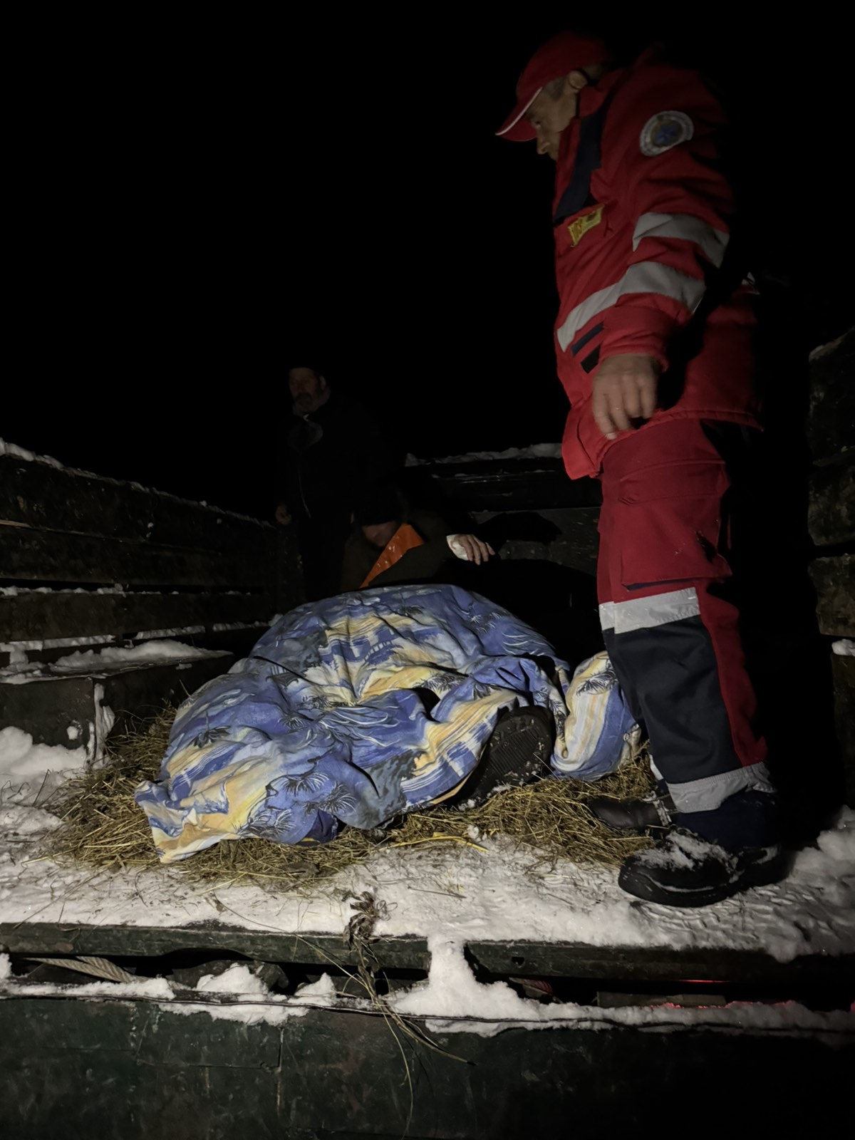 Швидка не могла доїхати: Як на Закарпатті рятували людину з опіками