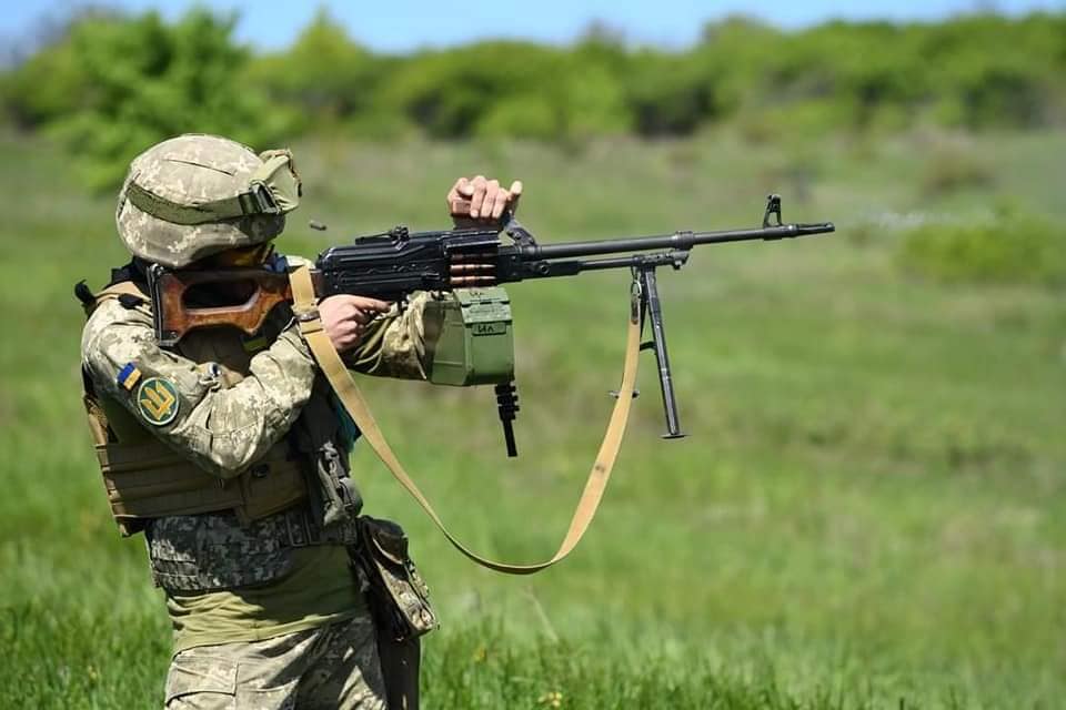 На сході тривають бої, на Харківщині ворог вдарив по українцях артилерією. Генштаб ЗСУ