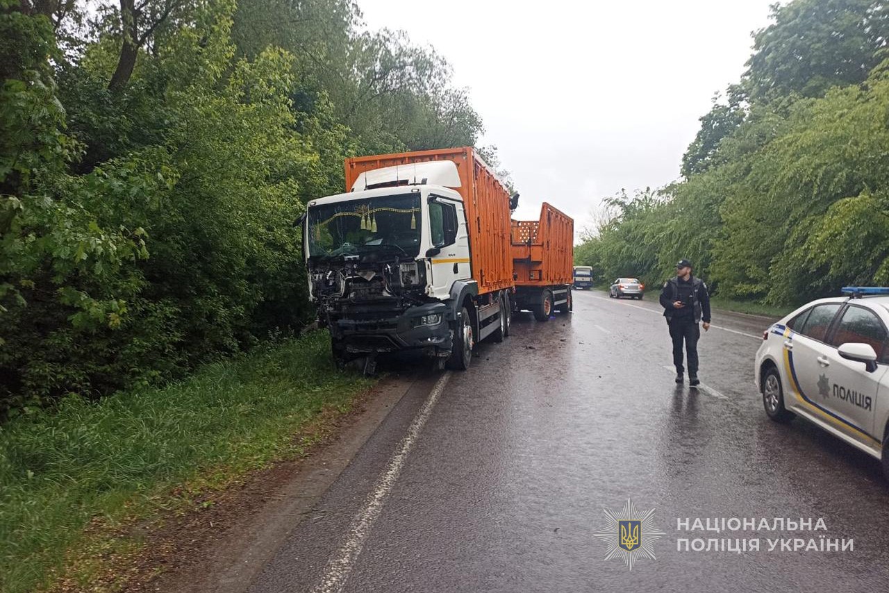 Смертельна ДТП на Волині: 35-річний водій Тоyота виїхав на смугу зустрічного руху (фото)
