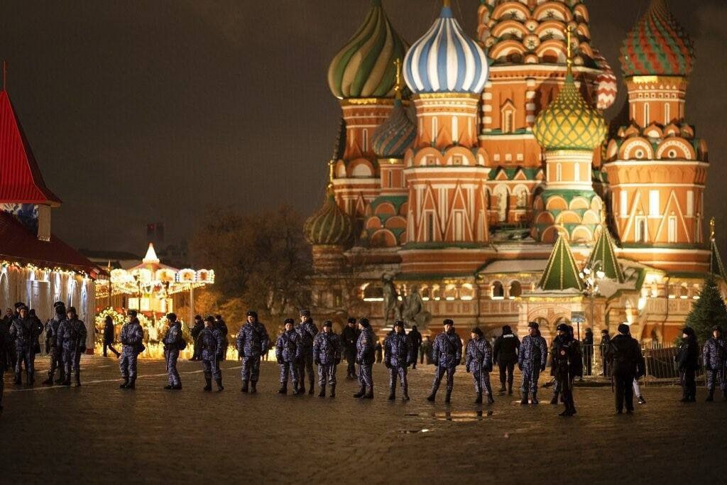Цікавий вечір. У Москві по тривозі підняли спецназ, у деяких містах - "не салют"