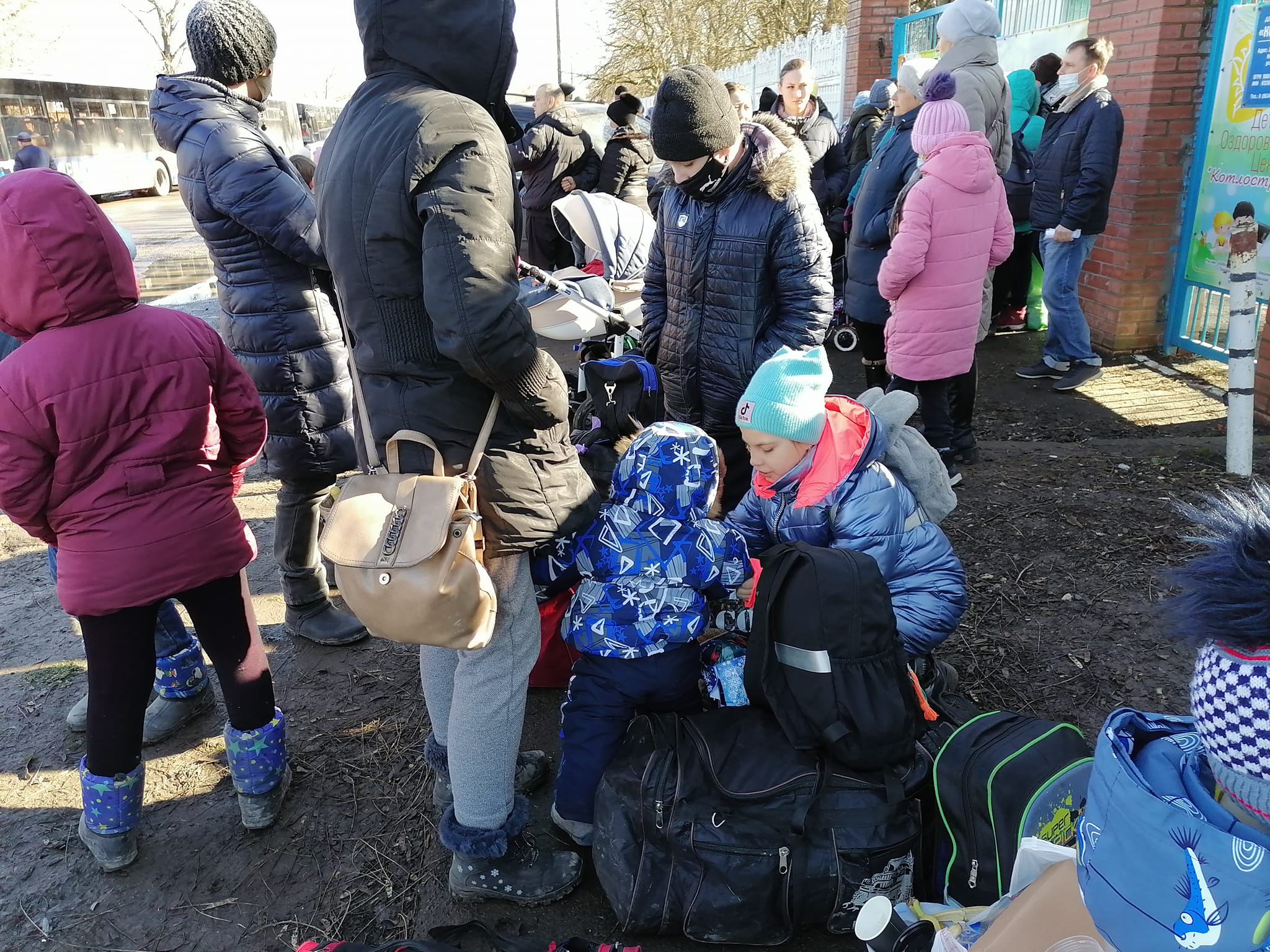 Ніхто не годує. «Евакуйовані» в Ростов розчарованими повертаються додому