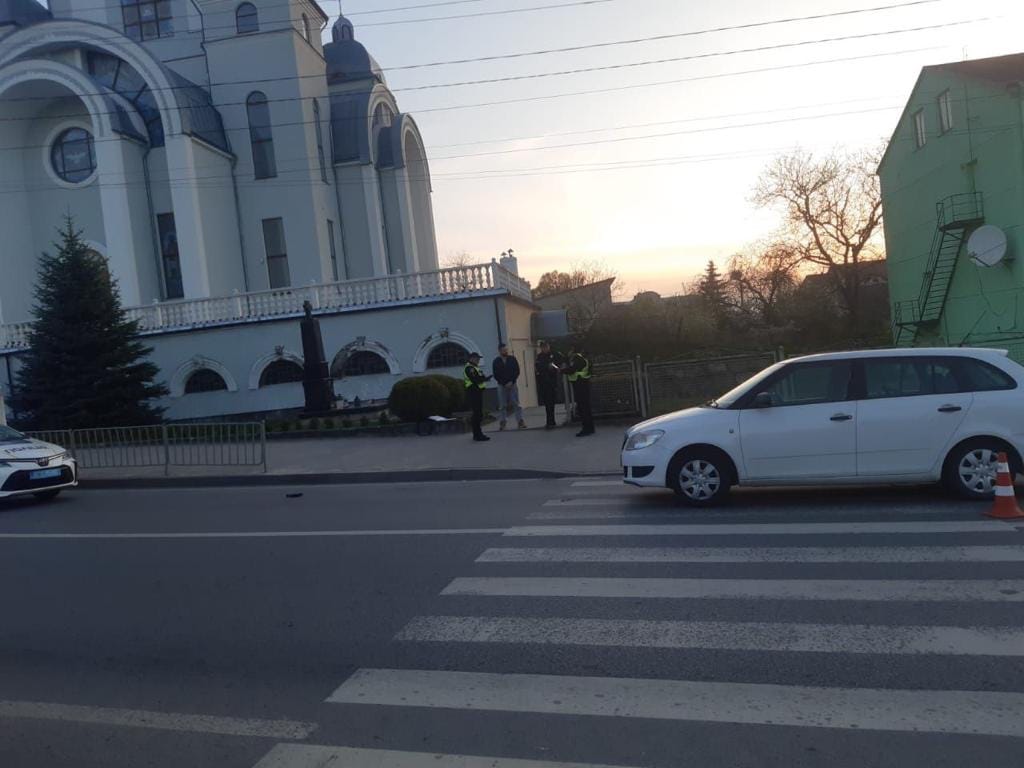 На Львівщині автомобіль на смерть збив пішохода