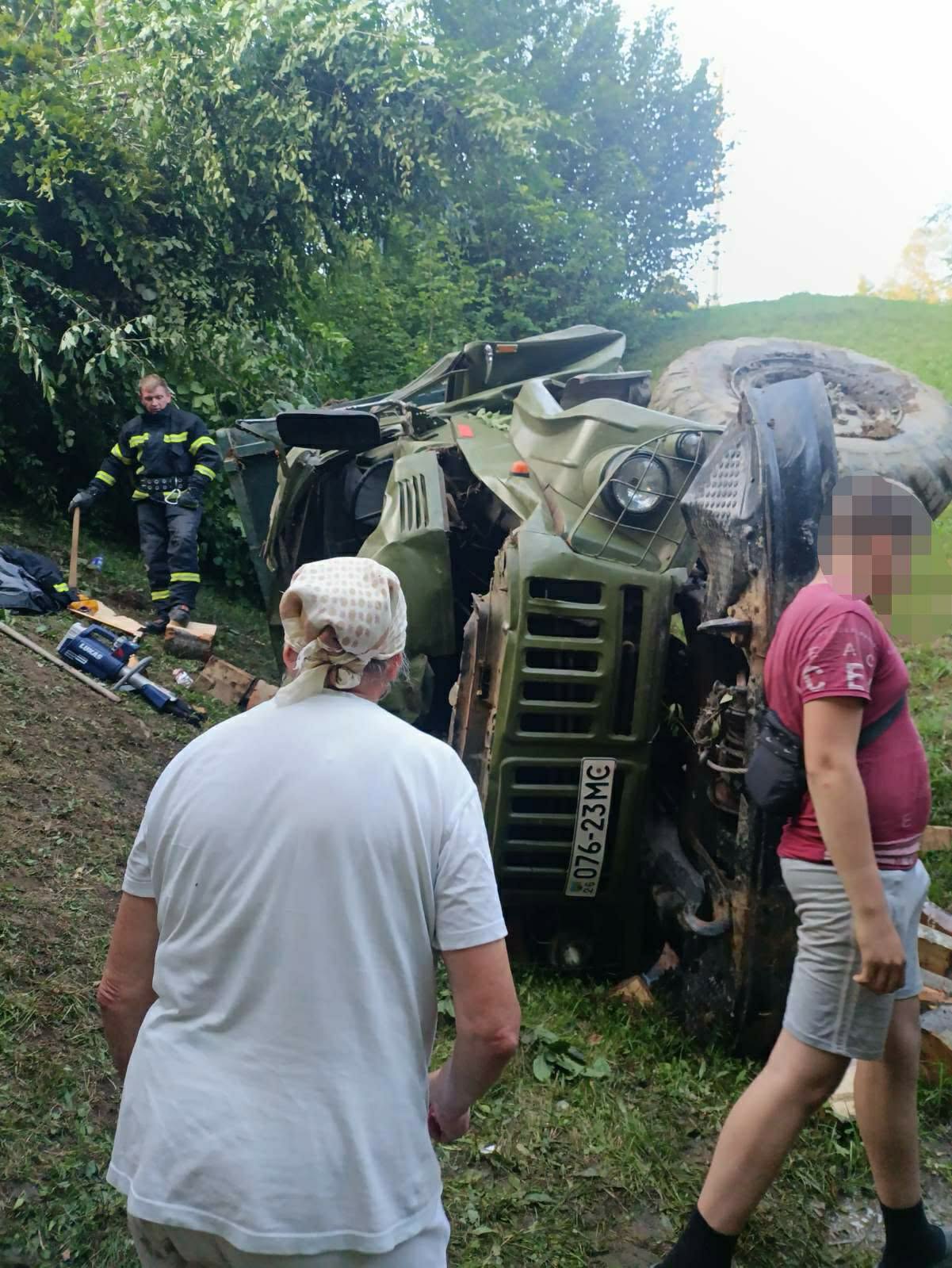 На Закарпатті перекинувся ЗІЛ у горах: є загиблий