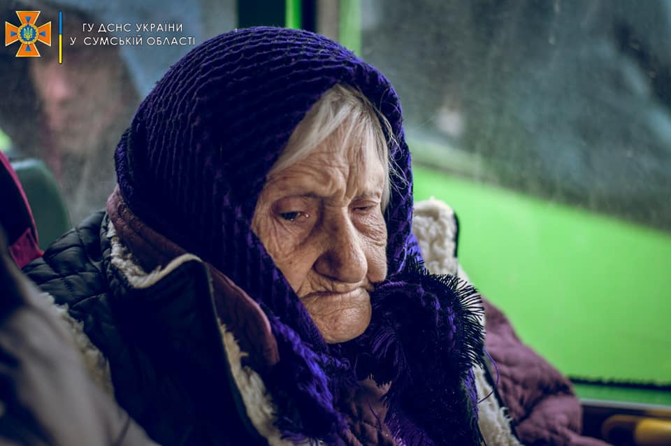 За два дні евакуювали понад 80 тисяч осіб. З Маріуполя – жодної людини