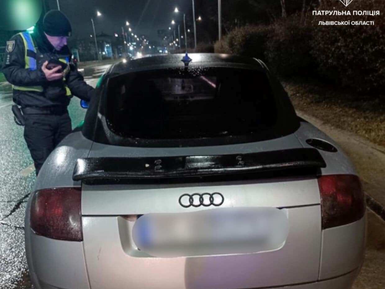 У Львові патрульні виявили авто, яке два роки перебувало в розшуку