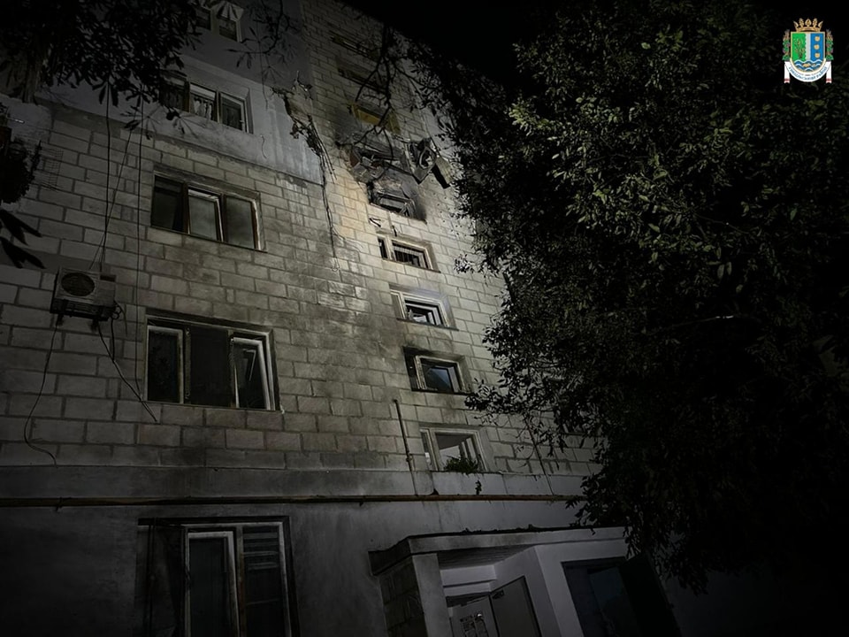 Ворог обстріляв Ізмаїл на Одещині. Цілили по порту: фото наслідків