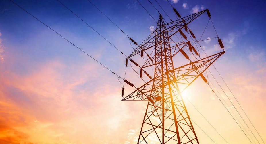Українці сьогодні зможуть користуватися електрикою на одну годину довше