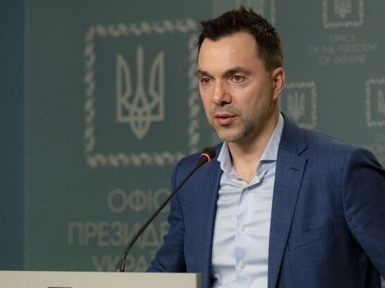 Окупанти намагаються оточити сили ООС на Донбасі, однак спроба буде марною, – Арестович