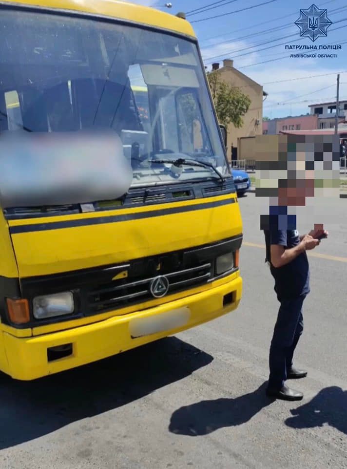 У Львові п’яний водій кермував маршруткою із повним салоном пасажирів