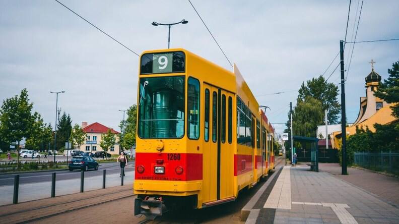 У Львів через провалля на вулиці змінили маршрут трамваю: деталі