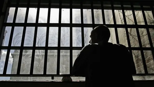 Звільнився з колонії для служби в ЗСУ, але знову сів за ґрати