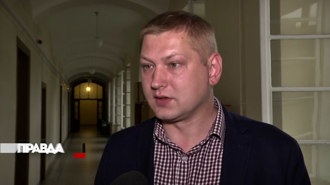 Львівська маршрутка на переході ледь не збила жінку з дітьми