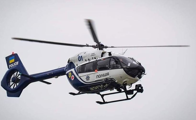 Гелікоптером доправили у лікарні Львова двох пацієнтів: 4-річну дівчинку та чоловіка