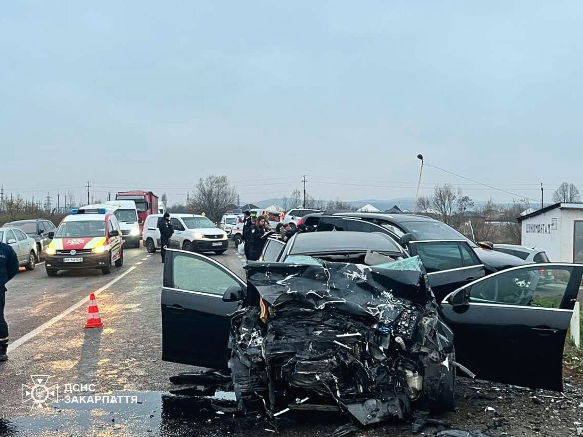 У ДТП на Закарпатті загинула 31-річна жінка, є травмовані