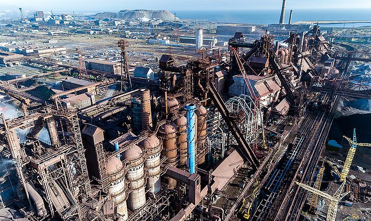 Російські загарбники не зможуть запустити металургійні комбінати у Маріуполі