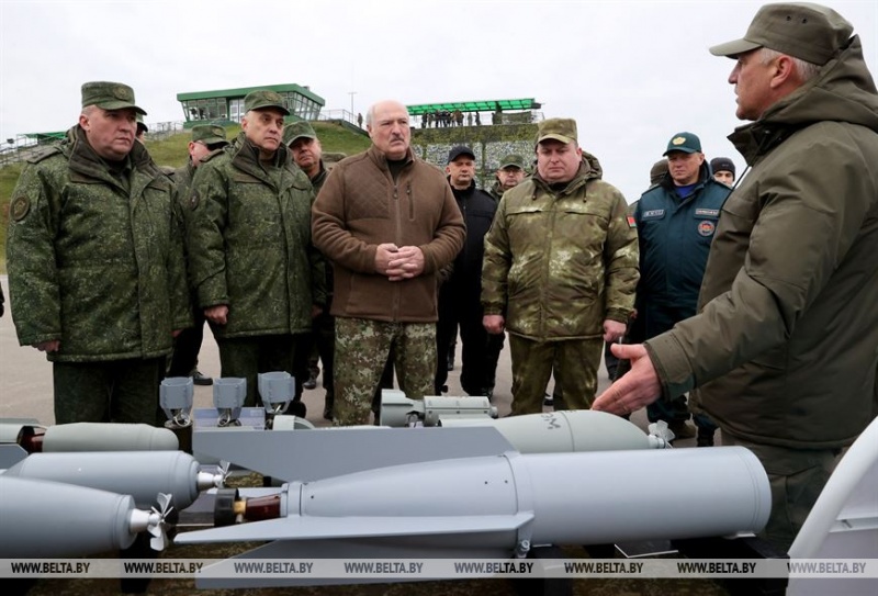 Лукашенку показали білоруські дрони. Він не хоче, щоби вони воювали в Україні