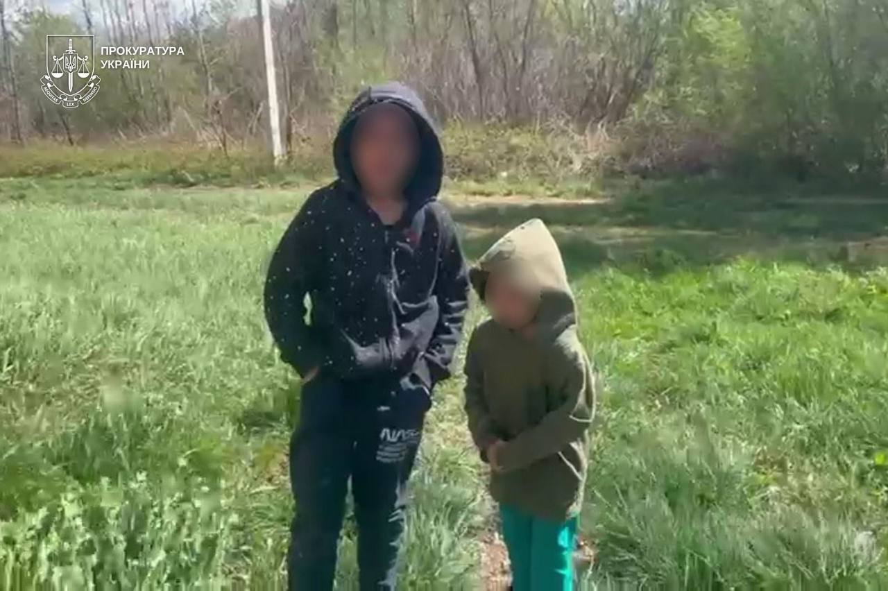 На Закарпатті матір продавала власних дітей для жебракування: Який вирок суду