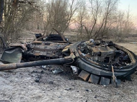 Втрати окупантів за час війни: майже 15 тисяч військових, 500 танків і сотня літаків