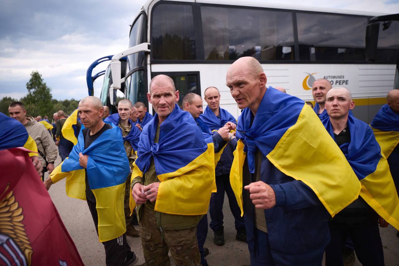 Другий етап обміну «1000 на 1000»: додому повернулися ще 307 українців (ФОТО)