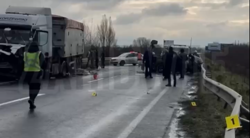 Поблизу Львова в аварії загинули двоє військових