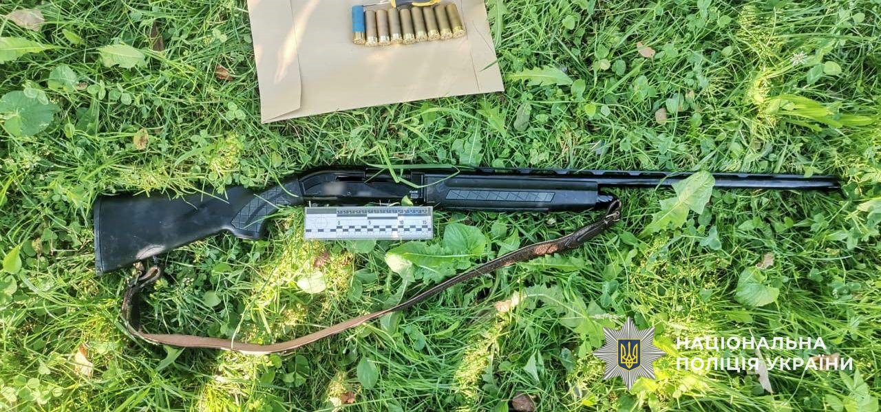 На Закарпатті чоловік стріляв у поліцейських