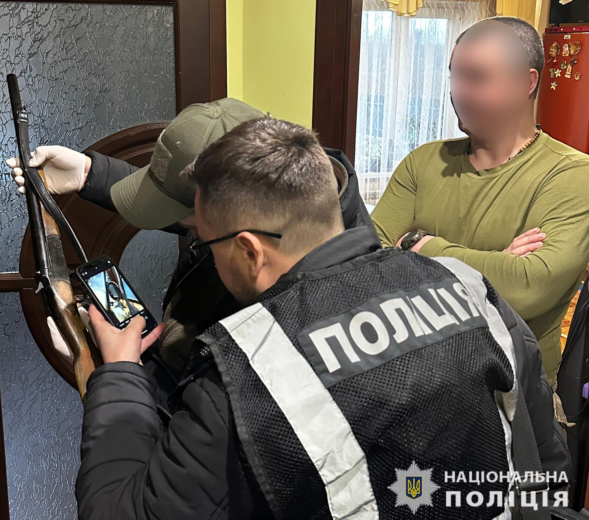 На Львівщині викрили торговця зброєю: чоловік продав автомат та тисячу патронів