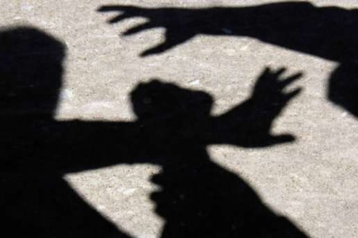 Біля Львова зловмисник вдарив по голові чоловіка і пограбував його