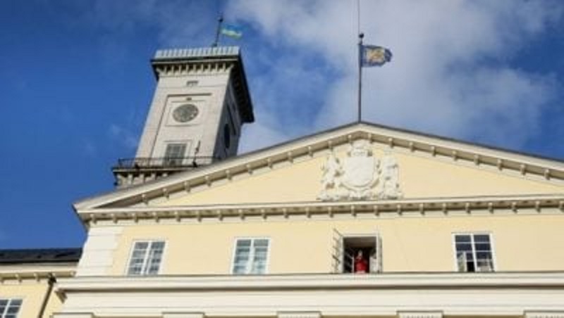 Зі Львова щодня відправляють тонни гуманітарного грузу по всій Україні