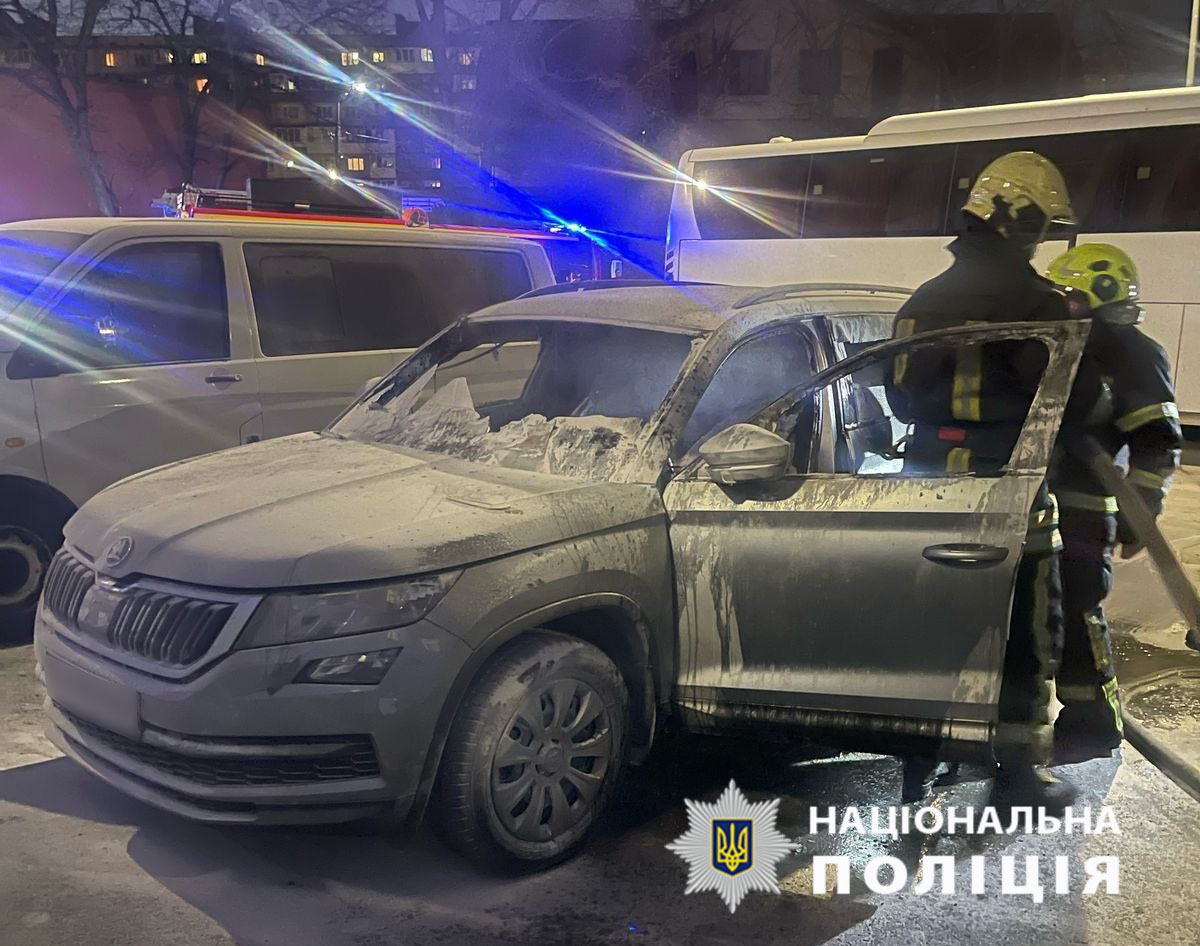 У Києві чоловік підпалив авто колишньому керівникові через звільнення