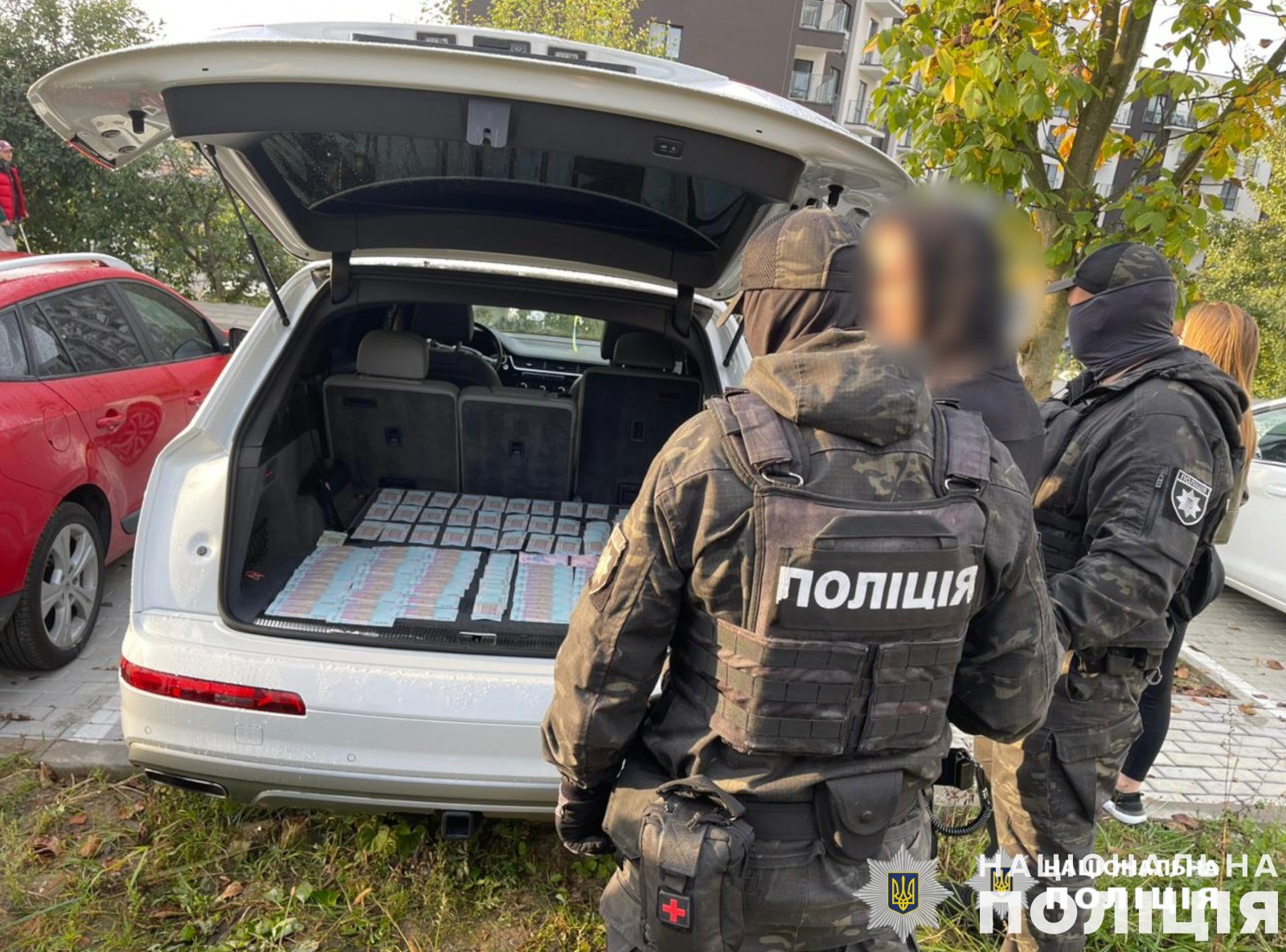 У Львові затримали фальшивомонетників, які збиралися випустити 100 000 підроблених купюр