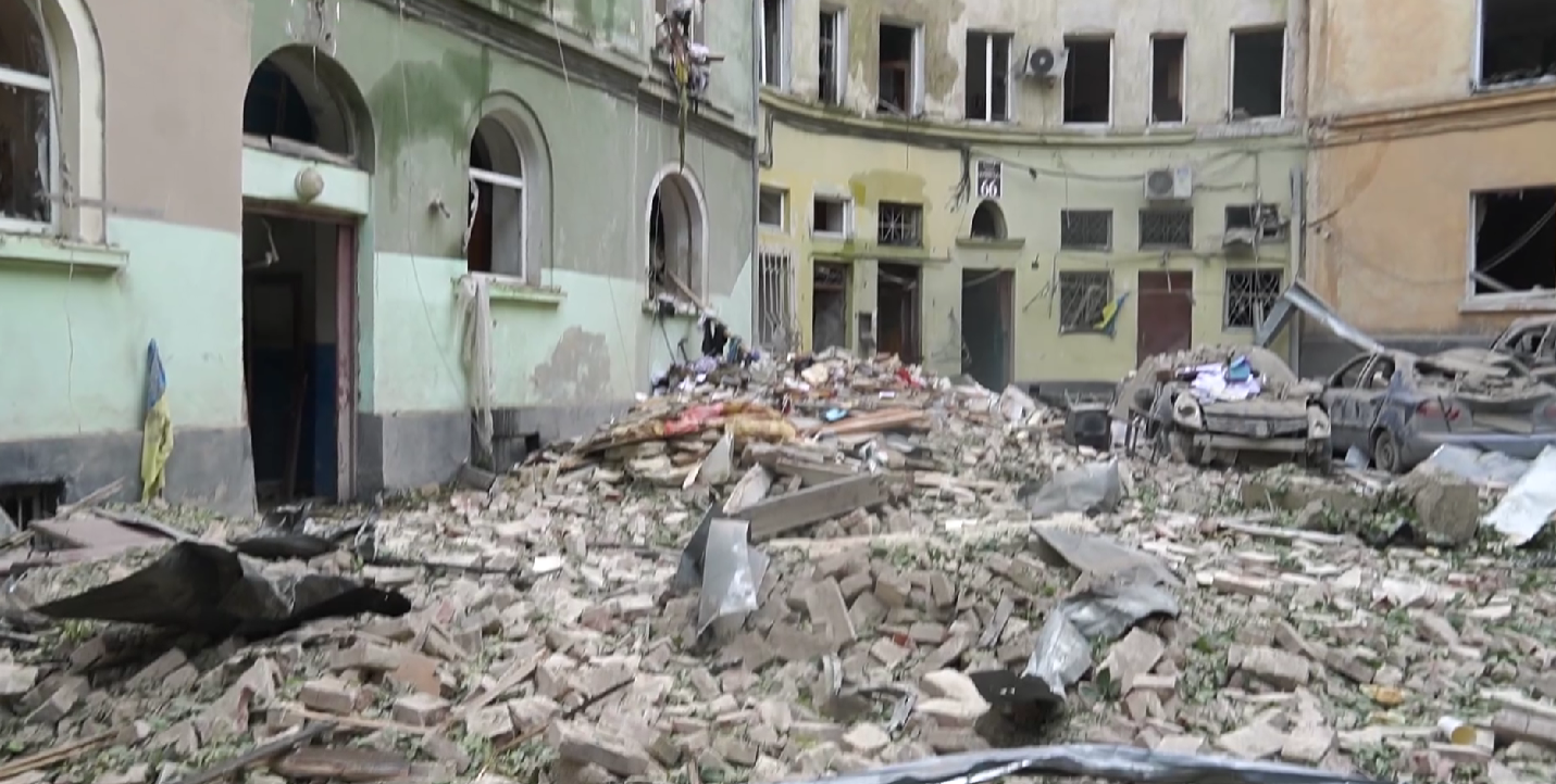Чорна дата для Львова: у мережі показали відео наслідків наймасштабнішого обстрілу міста