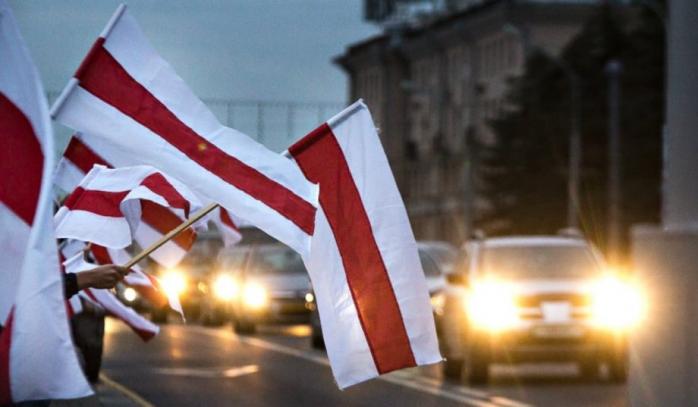 Україна отримала ноту протесту від Білорусі через заміну прапора в Дніпрі
