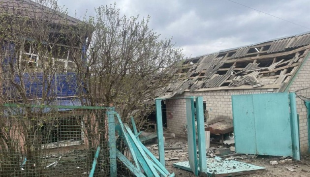 Росіяни вдарили по Куп’янську авіабомбами: пошкоджені приватні будинки і кладовище (фото)