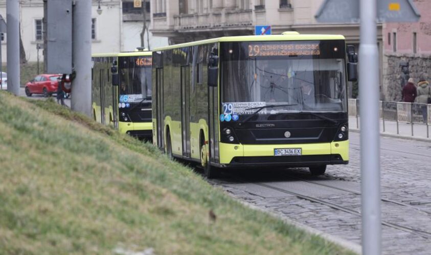 У Львові продовжили популярний маршрут автобуса: нові зупинки та схема руху