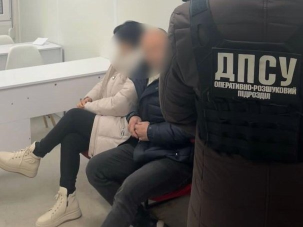 Уклала фіктивний шлюб, щоб допомогти ухилянту. На Львівщині затримали 57-річну жінку