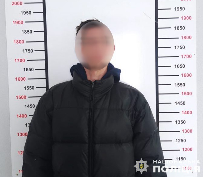 Завдав п’ять ножових поранень: на Львівщині чоловік вбив знайомого та втік