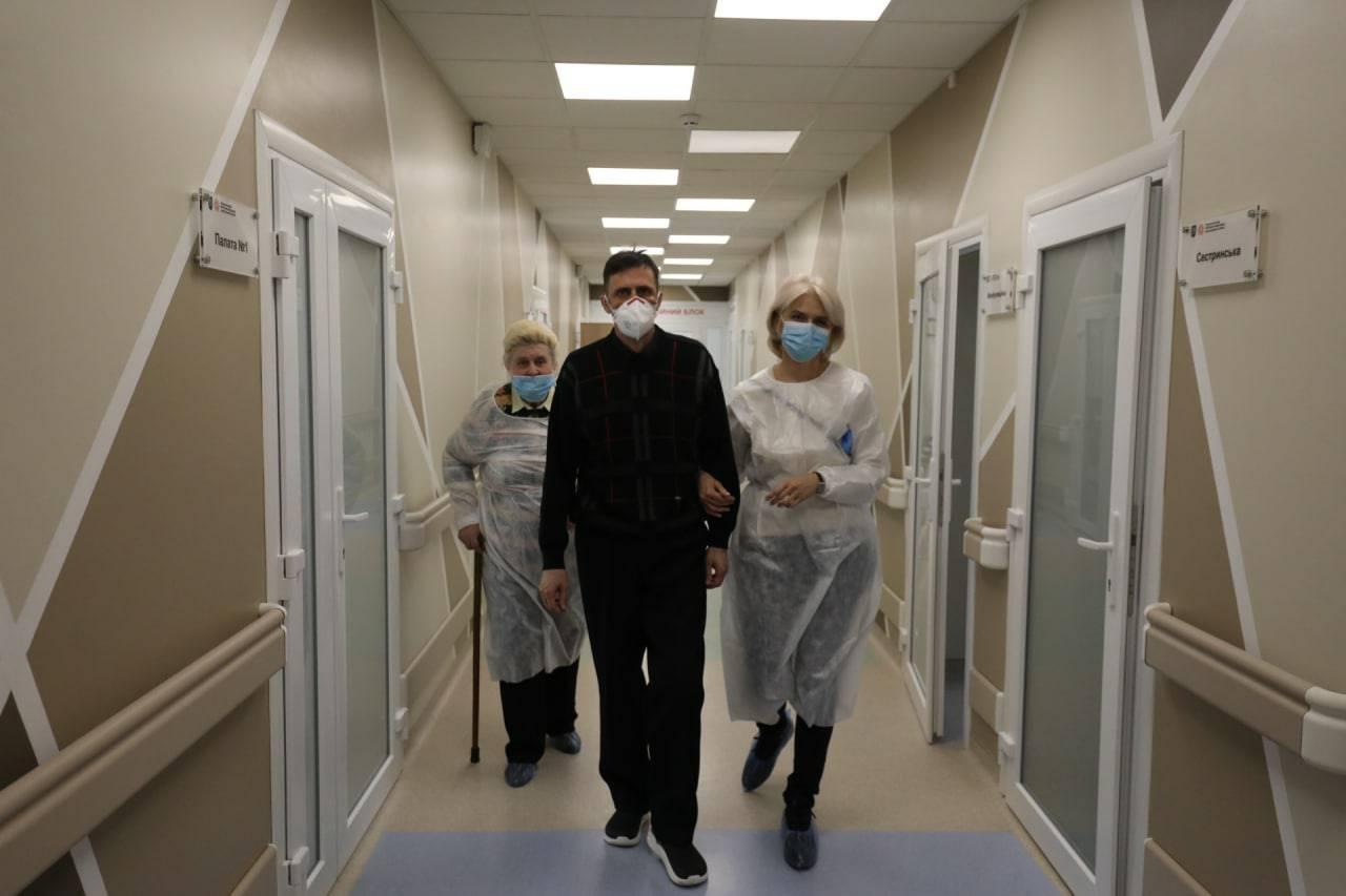 «Дихай!» Чоловік, якому у Львові вперше в Україні провели трансплантацію легень, їде додому