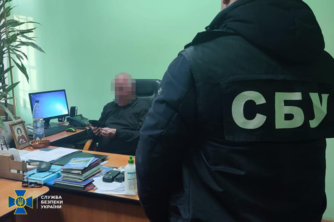 Посадовці «Львівської залізниці» торгували матеріалами, призначеними для будівництва міжнародної колії