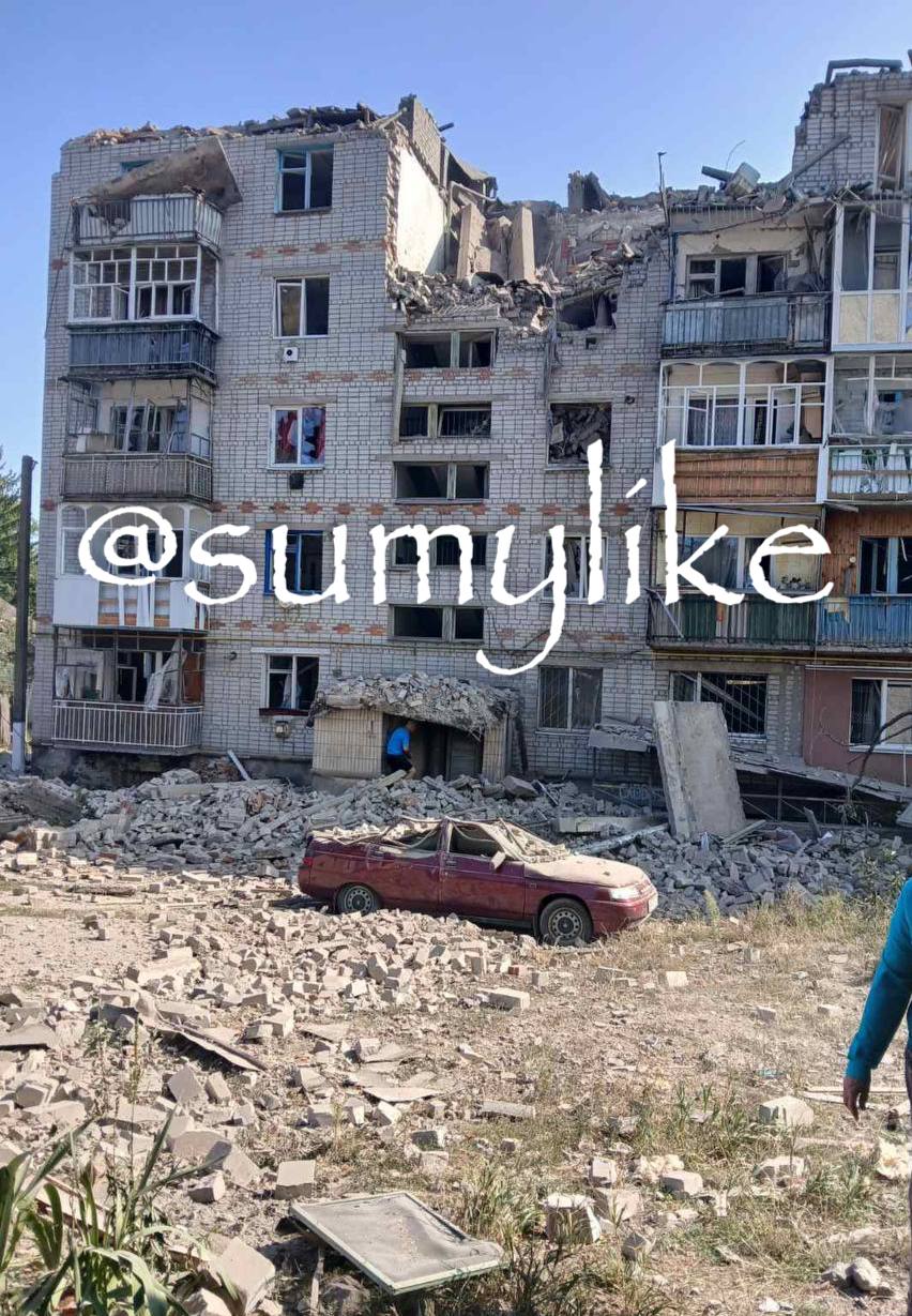 На Сумщині росіяни скинули авіабомбу на багатоповерхівку: є загиблі та поранені