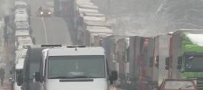 Кілометрові черги до Польщі утворилися вже в перший день зміни правил перетину кордону