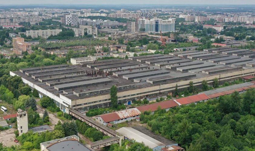 Сага про путінського блазня: російський бізнесмен Чуркін і досі заробляє на ЛАЗі
