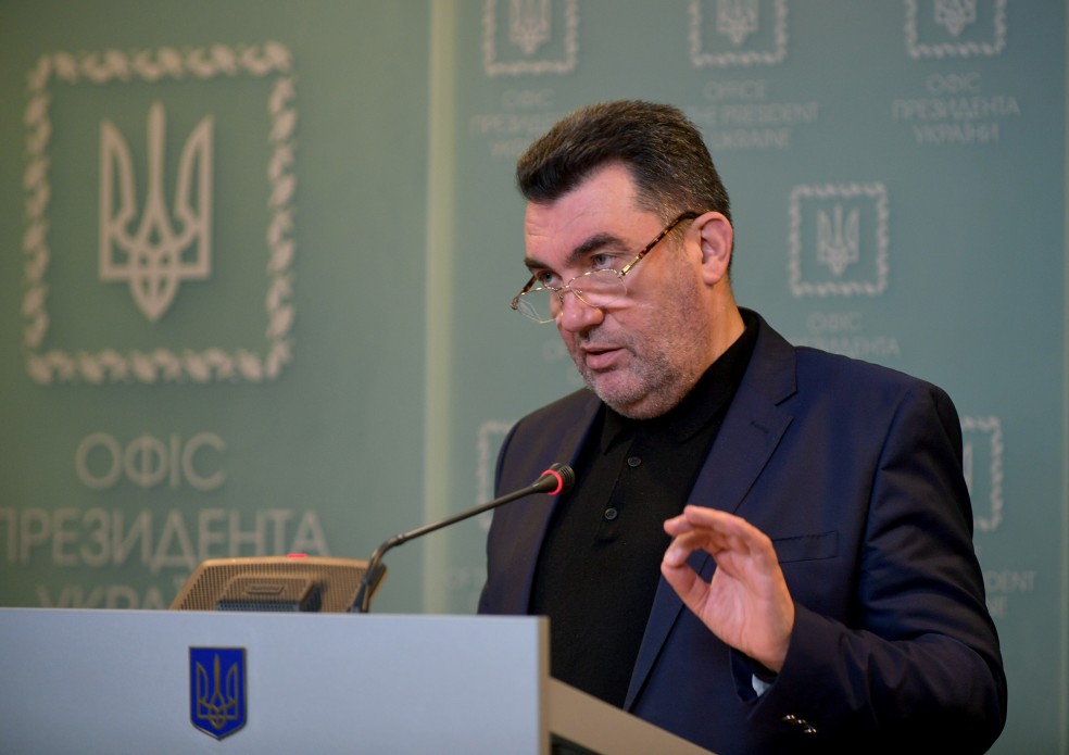 РНБО киває на причетність олігархів до проблем у енергетиці