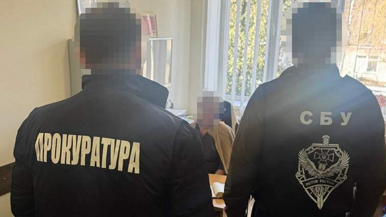 Три тисячі доларів за групу інвалідності призвели до арешту двох працівниць медцентру у Львові